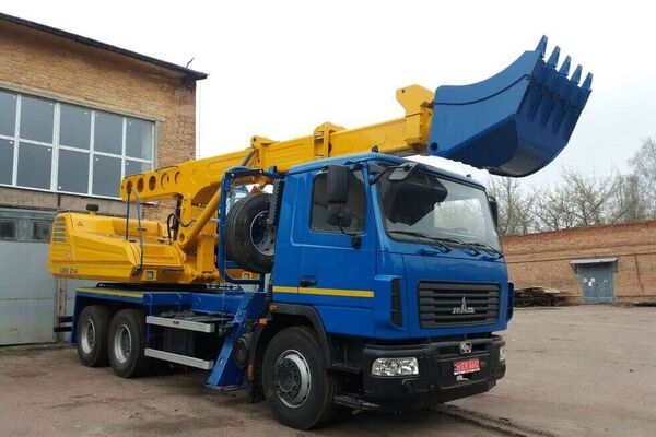 Экскаватор-планировщик UDS 214