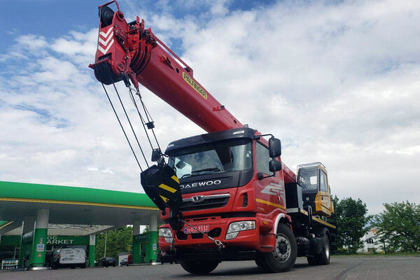 Нашим заводом смонтирован первый кран Palfinger SANY SPC180 на шасси Daewoo