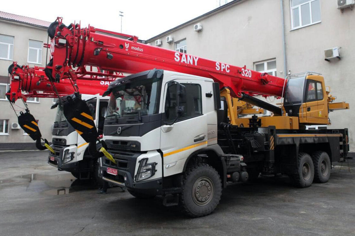 АО ХАРЬКОВОБЛЭНЕРГО получило еще два мощных автокрана от УМЗ МОДУС