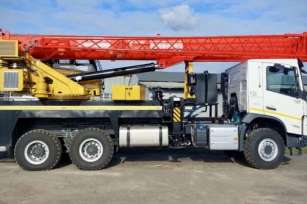 Отгружено два 32-тонных автокрана для УКРТРАНСНАФТА