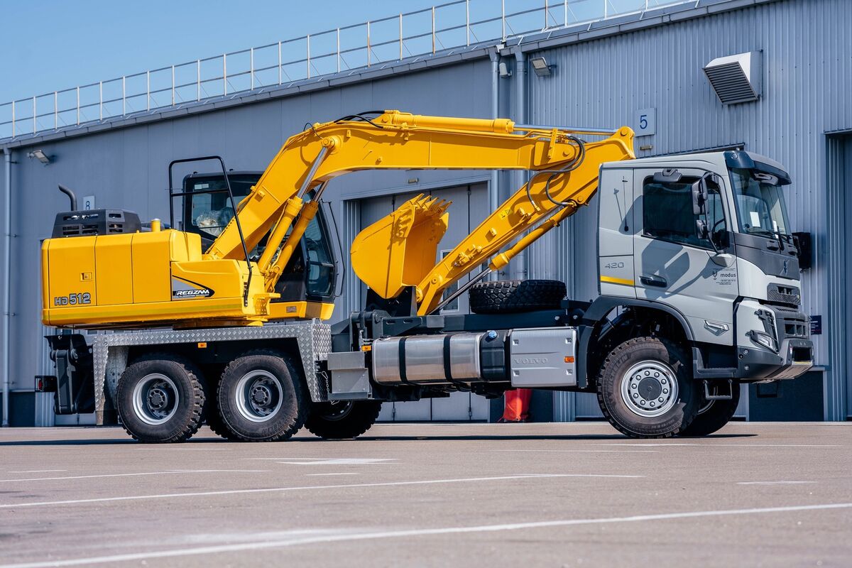 Изготовлен и поставлен колесный экскаватор MODUS на VOLVO FMX 6×6