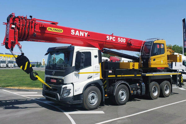 Українські енергетики отримають новий 50-тонний автокран на базі 4-вісного VOLVO