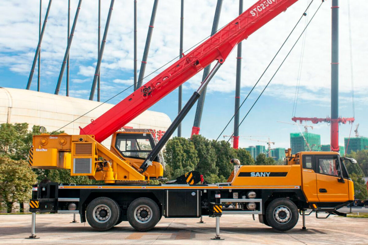 Разработчик автокранов SANY выполнил существенное обновление моделей для дорог общего использования