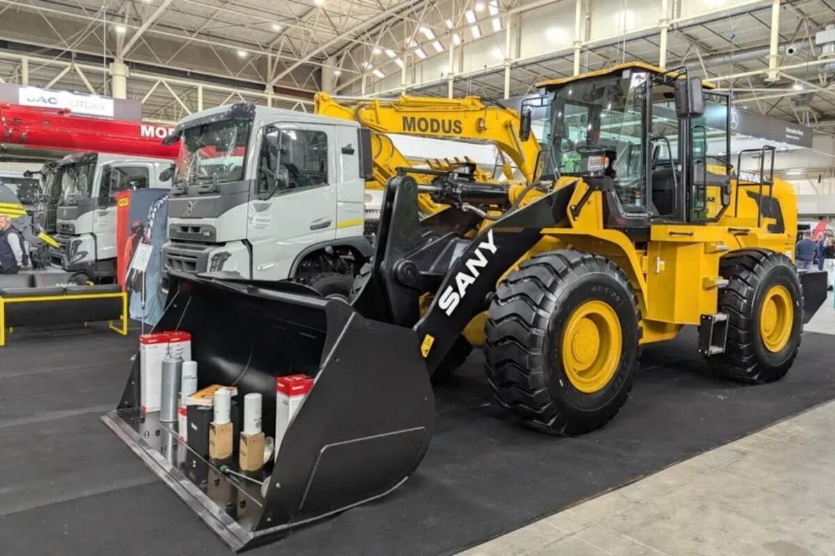 Какую спецтехнику представил наш завод на коммунальной выставке в Киеве