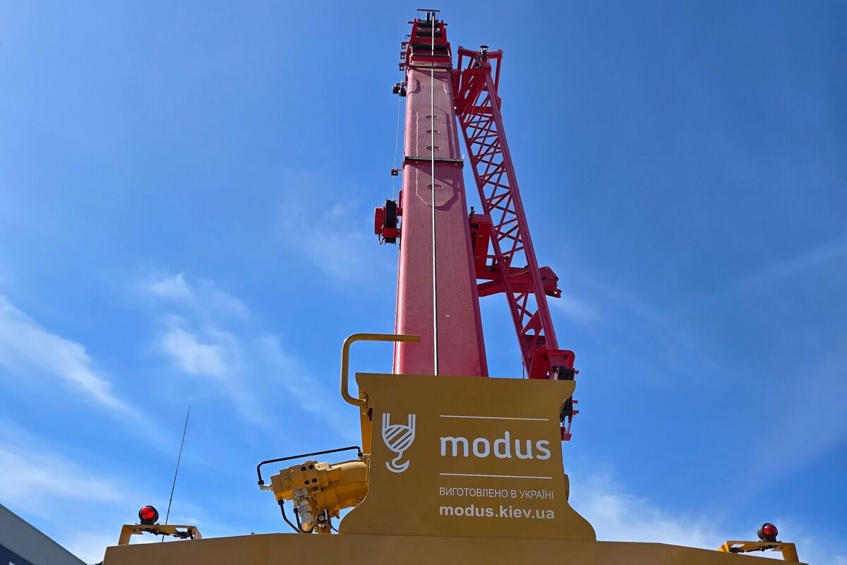 Новий автокран MODUS 32 т виготовлено на оновленому вантажному шасі MAN TGM