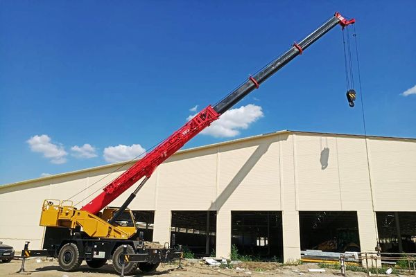 В Винницкой области автокран Palfinger Sany SRC350 C успешно построил два больших здания