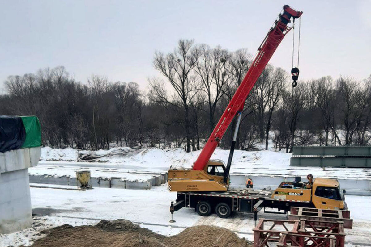 Ще один міст на Київщині буде відновлено за участю автокрана Palfiger Sany STC250 S