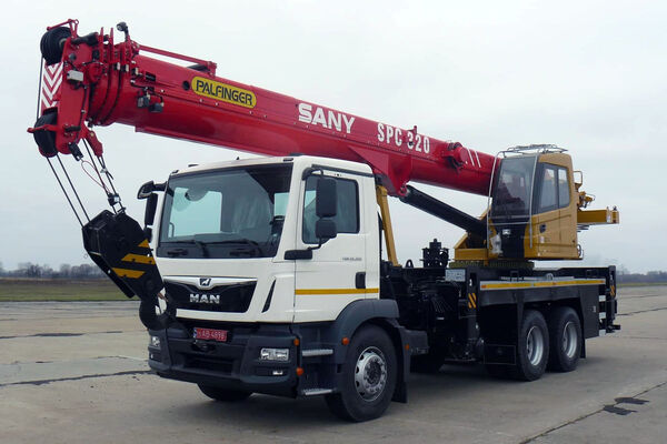 Столичная компания по обслуживанию электросетей приобрела 32-тонный автокран Palfinger Sany SPC 320