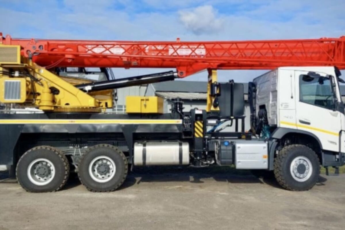 Відвантажено два 32-тонних автокрана для УКРТРАНСНАФТА